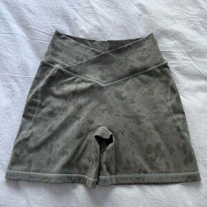 Alphalete brown shorts